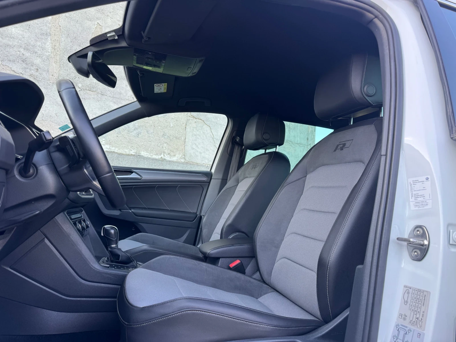 VW Tiguan 2.0TDI 4Motion Rline VIRTUAL ALL ASSISTS , снимка 6 - Автомобили и джипове - 54361375