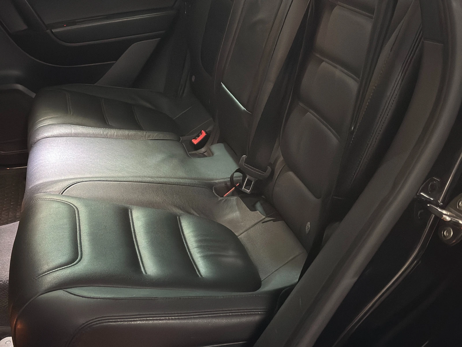 VW Touareg, снимка 9 - Автомобили и джипове - 56247196