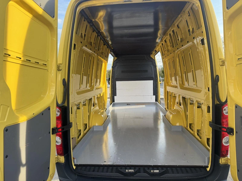 VW Crafter 2.5TDI 2бр.стр.вратиXXXL, снимка 15 - Бусове и автобуси - 52482702