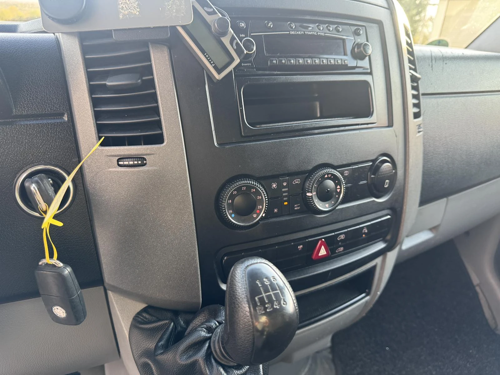 VW Crafter 2.5TDI 2бр.стр.вратиXXXL - изображение 8