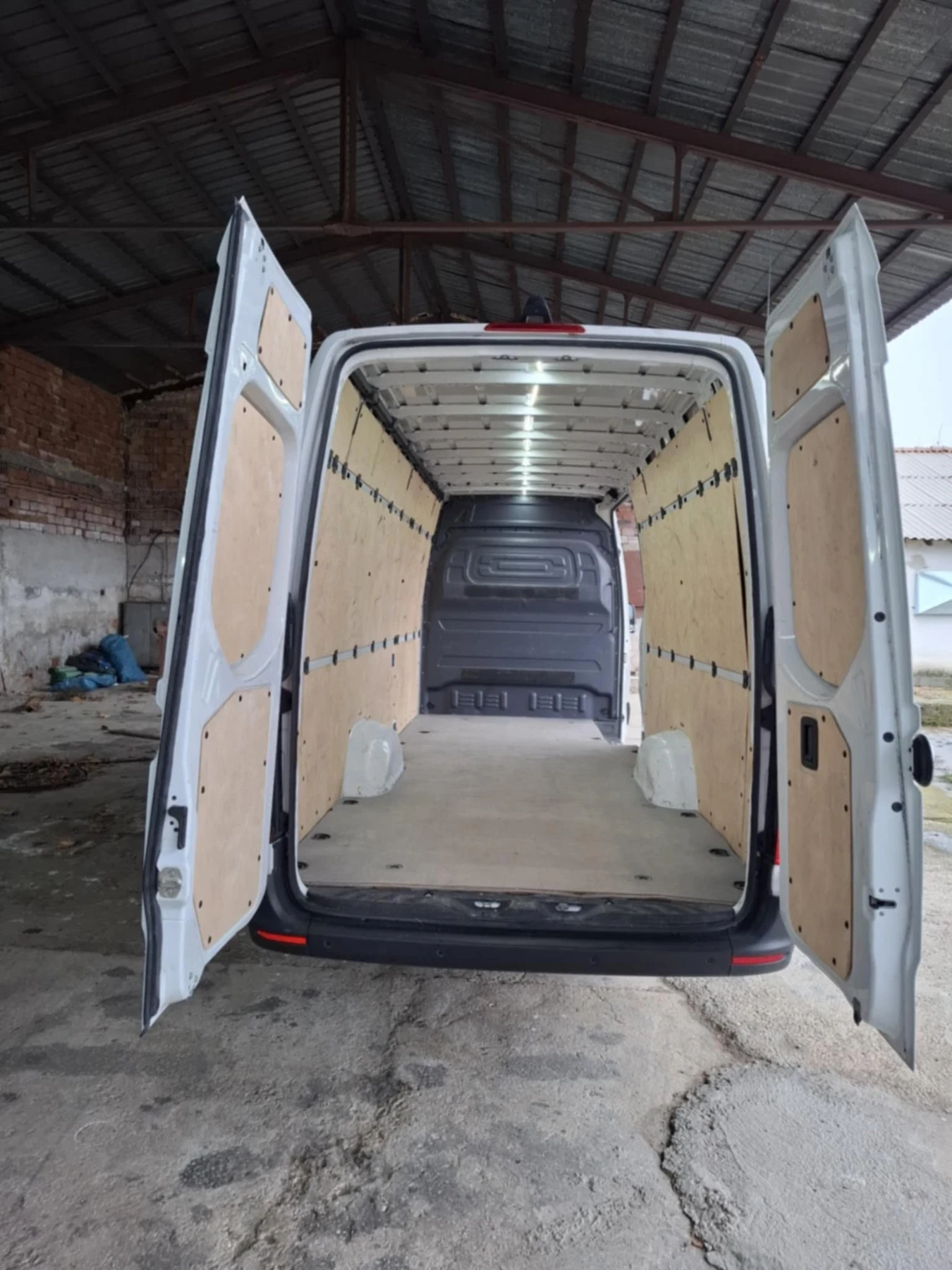 Mercedes-Benz Sprinter 319  - изображение 10