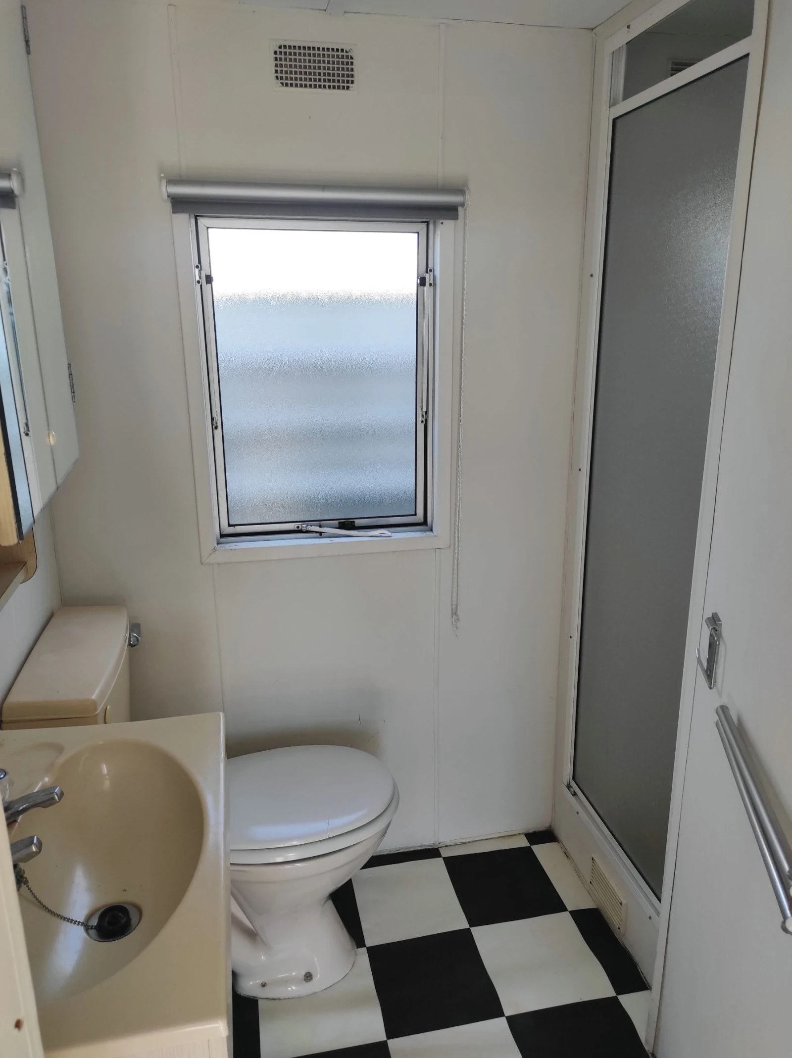 �������� ABI STACARAVAN 720/310 | Mobile.bg � ����������� 11