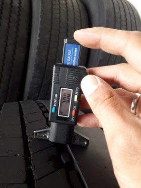 Гуми, снимка 4