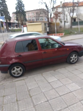 VW Golf - 650 € / 1271.29 лв. - 49289246 5