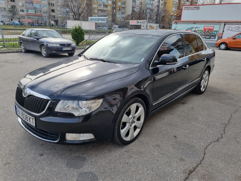 Skoda Superb 2.0TDI-AT-NAVI, снимка 1 - Автомобили и джипове - 39819347