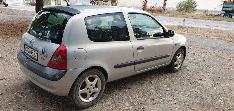 Renault Clio, снимка 5 - Автомобили и джипове - 47003219