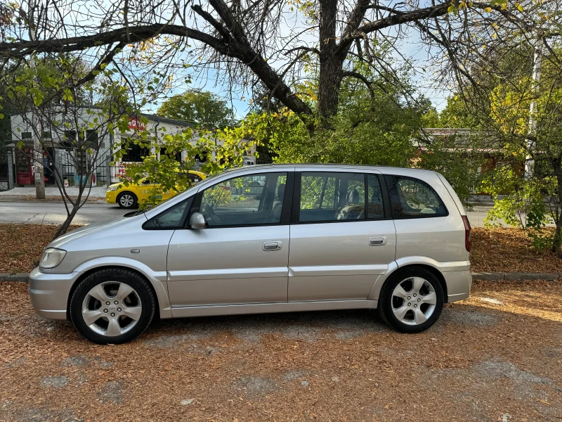 Opel Zafira OPC, снимка 4 - Автомобили и джипове - 47623407