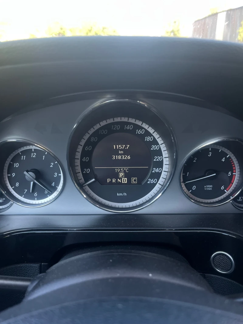 Mercedes-Benz E 350, снимка 2 - Автомобили и джипове - 52447633