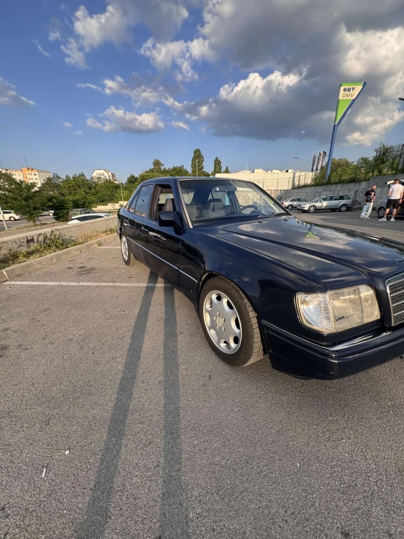 Mercedes-Benz E 220, снимка 6 - Автомобили и джипове - 52429085