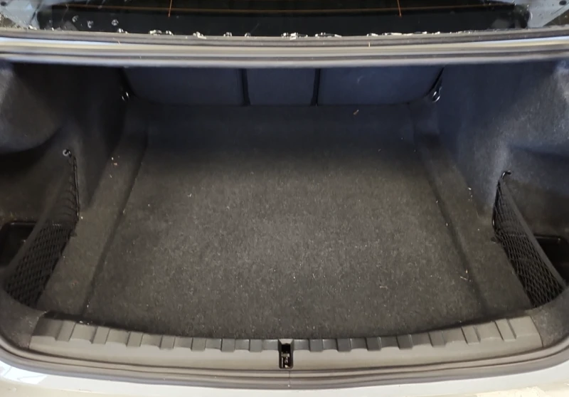 BMW 330 xDrive, снимка 10 - Автомобили и джипове - 52749711