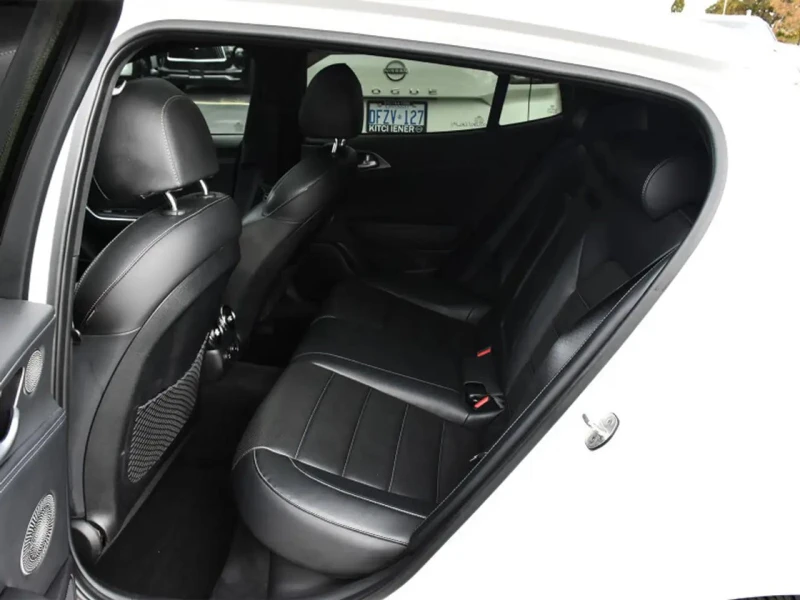 Kia Stinger * GT* Обдух* 360CAM* PANO* BLIND SPOTS* , снимка 12 - Автомобили и джипове - 53417878