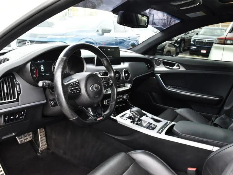 Kia Stinger * GT* Обдух* 360CAM* PANO* BLIND SPOTS* , снимка 9 - Автомобили и джипове - 53417878