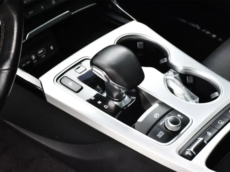 Kia Stinger * GT* Обдух* 360CAM* PANO* BLIND SPOTS* , снимка 11 - Автомобили и джипове - 53417878