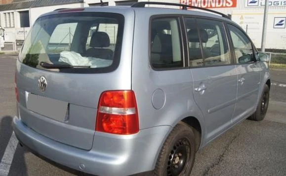 VW Touran 1.9 TDI, снимка 6 - Автомобили и джипове - 49101355