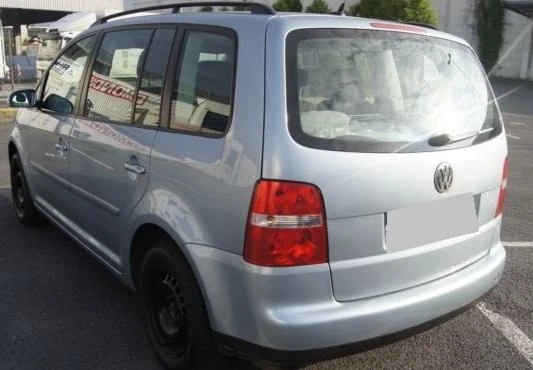 VW Touran 1.9 TDI, снимка 8 - Автомобили и джипове - 46032990