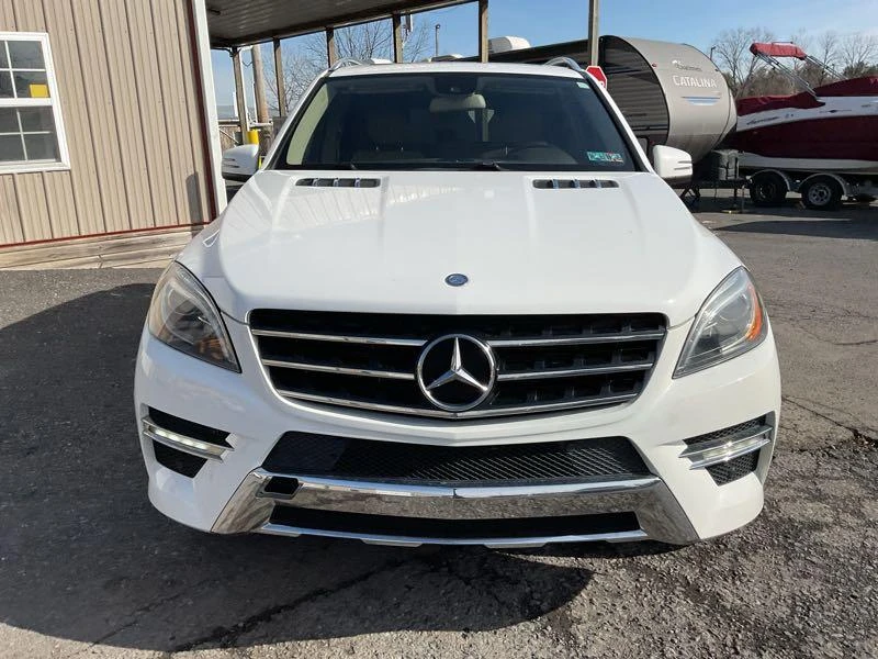 Mercedes-Benz ML 550 AMG* 4Matic* Harman/kardon* подгрев* м.точка* пано, снимка 1 - Автомобили и джипове - 49021151