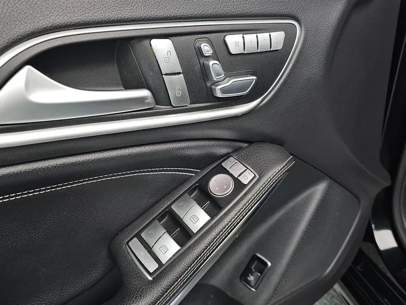 Mercedes-Benz CLA 250 4Matic, снимка 17 - Автомобили и джипове - 53443416