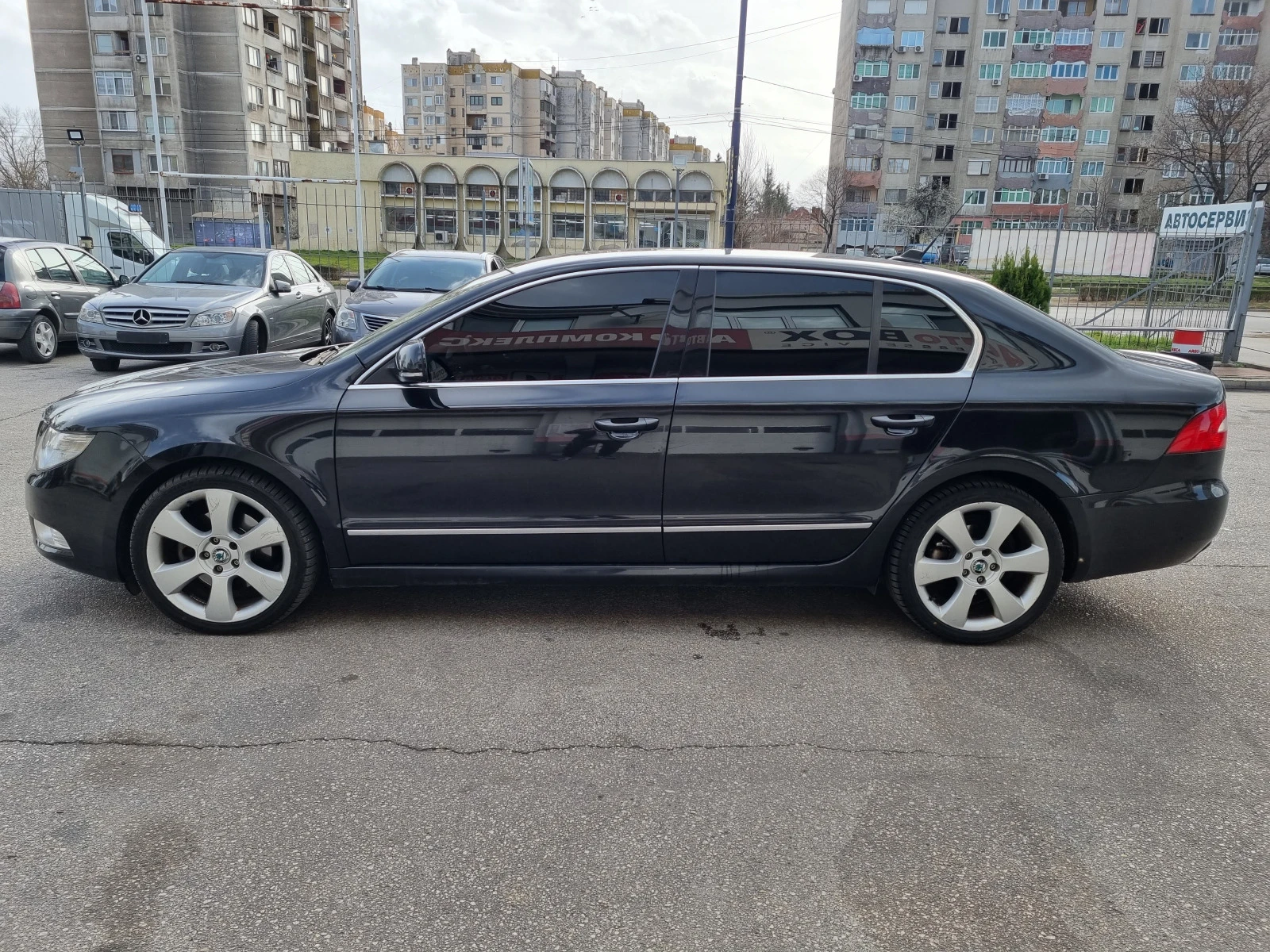 Skoda Superb 2.0TDI-AT-NAVI - изображение 2