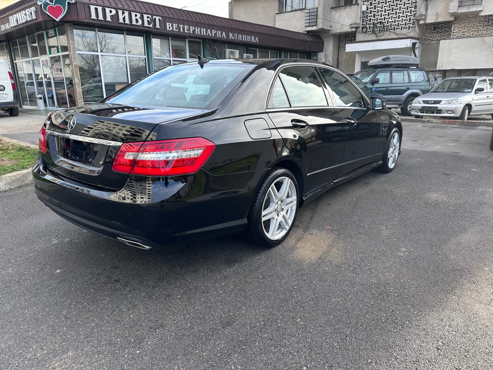 Mercedes-Benz E 500 ДИСТРОНИК, БЛИНД СПОТ, НОЩНО ВИЖДАНЕ - изображение 3