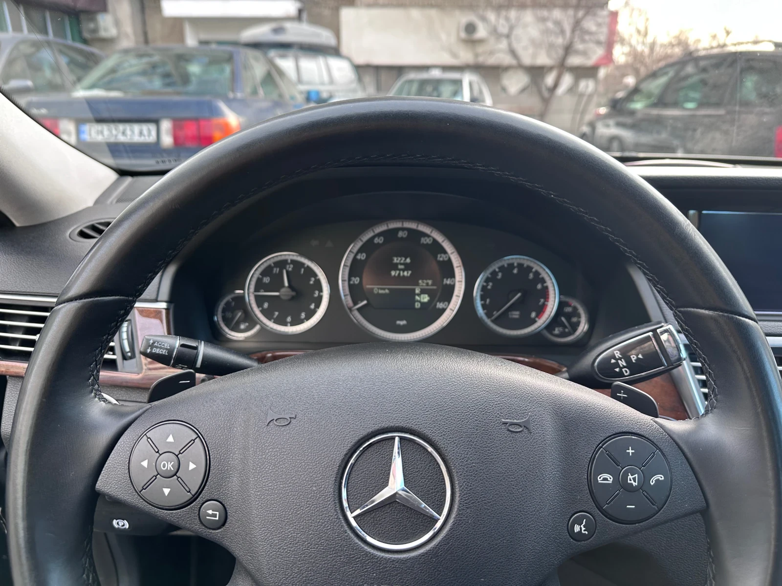 Mercedes-Benz E 500 ДИСТРОНИК, БЛИНД СПОТ, НОЩНО ВИЖДАНЕ - изображение 8