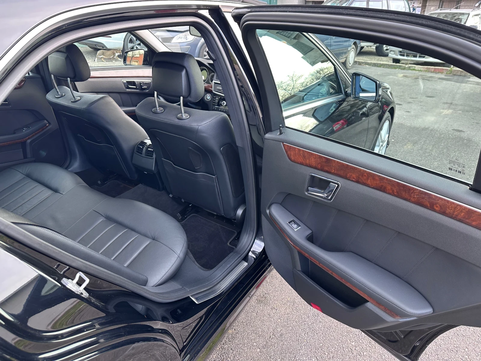 Mercedes-Benz E 500 ДИСТРОНИК, БЛИНД СПОТ, НОЩНО ВИЖДАНЕ | Mobile.bg — изображение 11