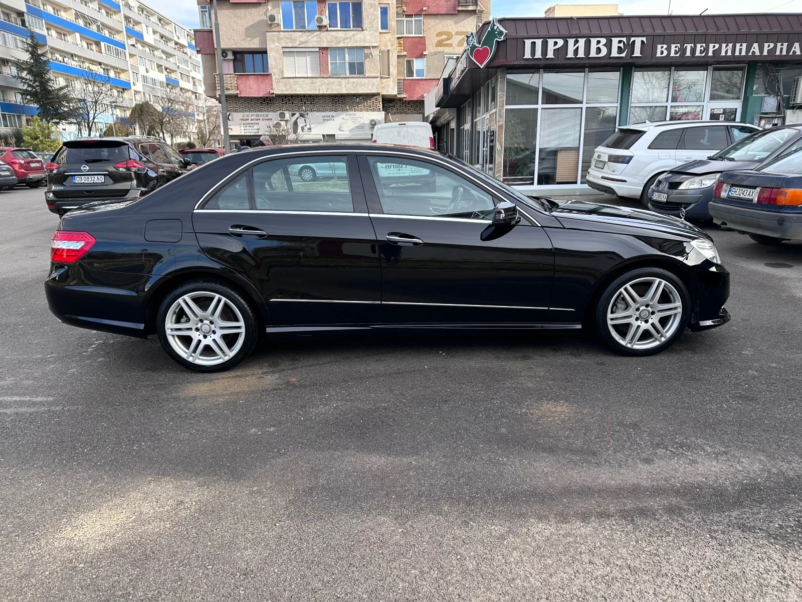 Mercedes-Benz E 500 ДИСТРОНИК, БЛИНД СПОТ, НОЩНО ВИЖДАНЕ - изображение 2