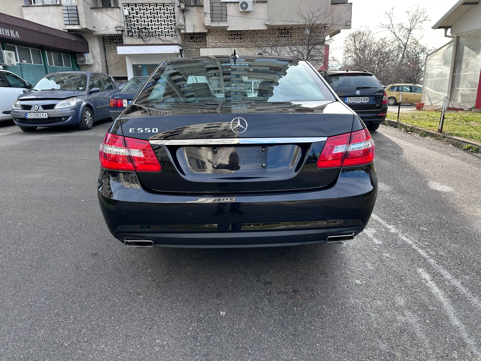 Mercedes-Benz E 500 ДИСТРОНИК, БЛИНД СПОТ, НОЩНО ВИЖДАНЕ - изображение 4