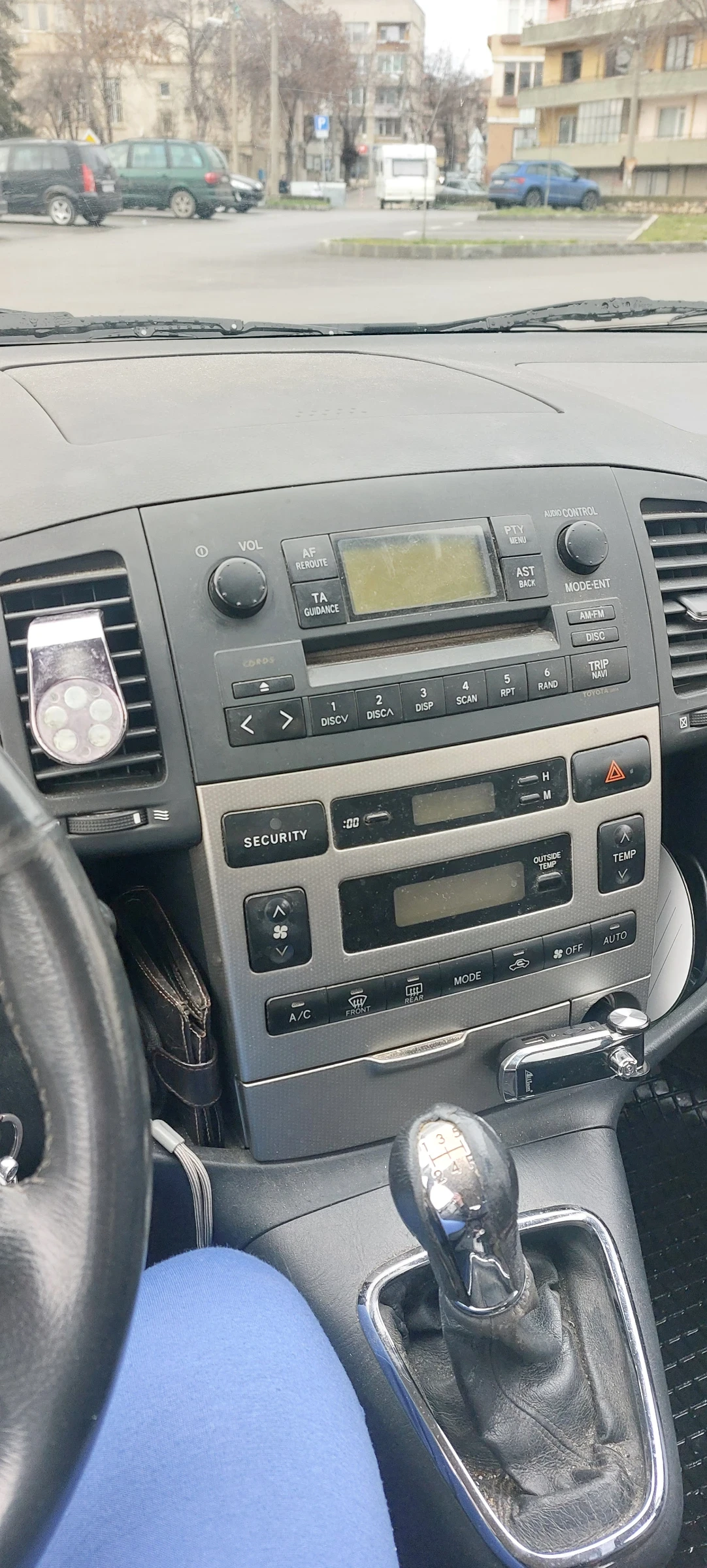Toyota Corolla verso D4D двигател  - изображение 9