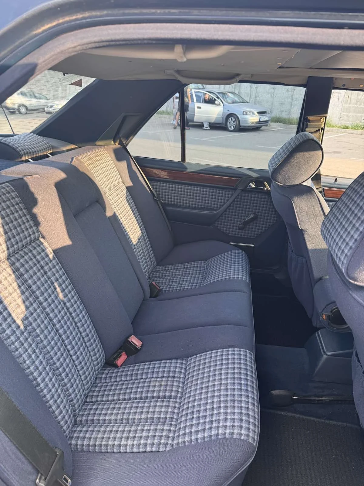 Mercedes-Benz E 220 | Mobile.bg � ����������� 13