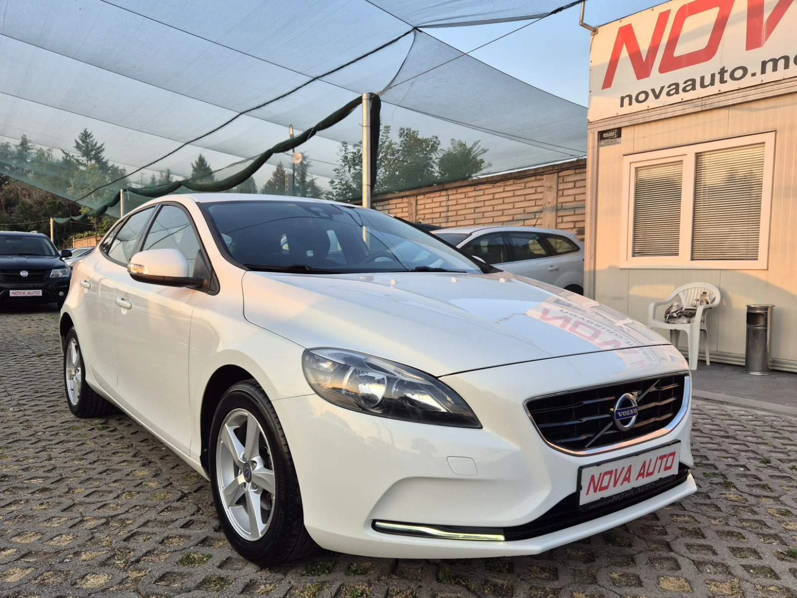 Volvo V40 1.6D-115кс - изображение 5