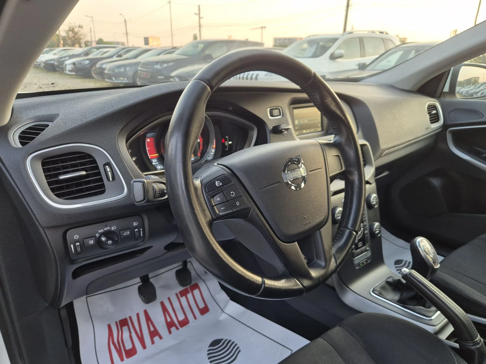 Volvo V40 1.6D-115кс - изображение 8