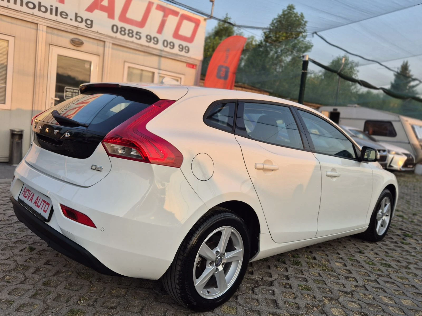 Volvo V40 1.6D-115кс - изображение 4