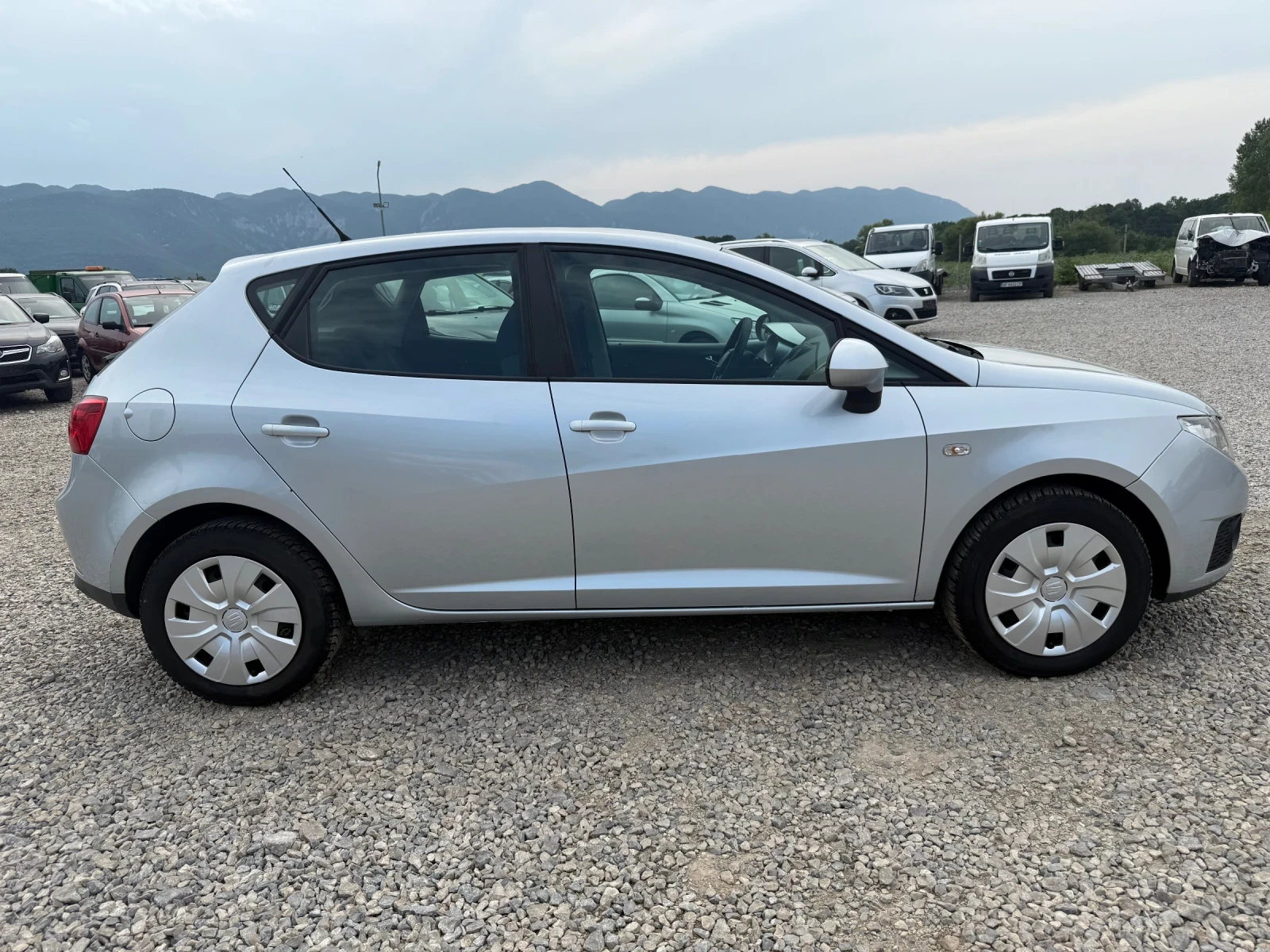 Seat Ibiza 1.4i-86PS - изображение 4