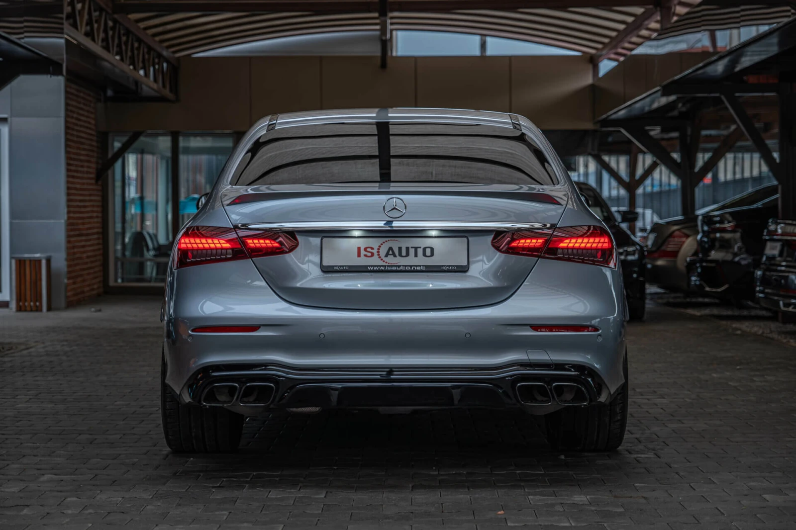 Mercedes-Benz E 63 AMG S/4M+ /Burmester/HuD/SpeedShift/360Камера/Карбон, снимка 6 - Автомобили и джипове - 53946950