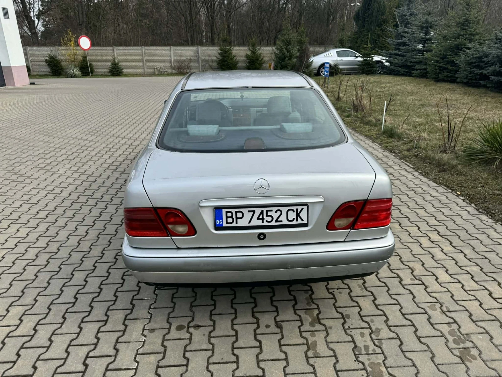 Mercedes-Benz E 220 E220, снимка 4 - Автомобили и джипове - 54155908