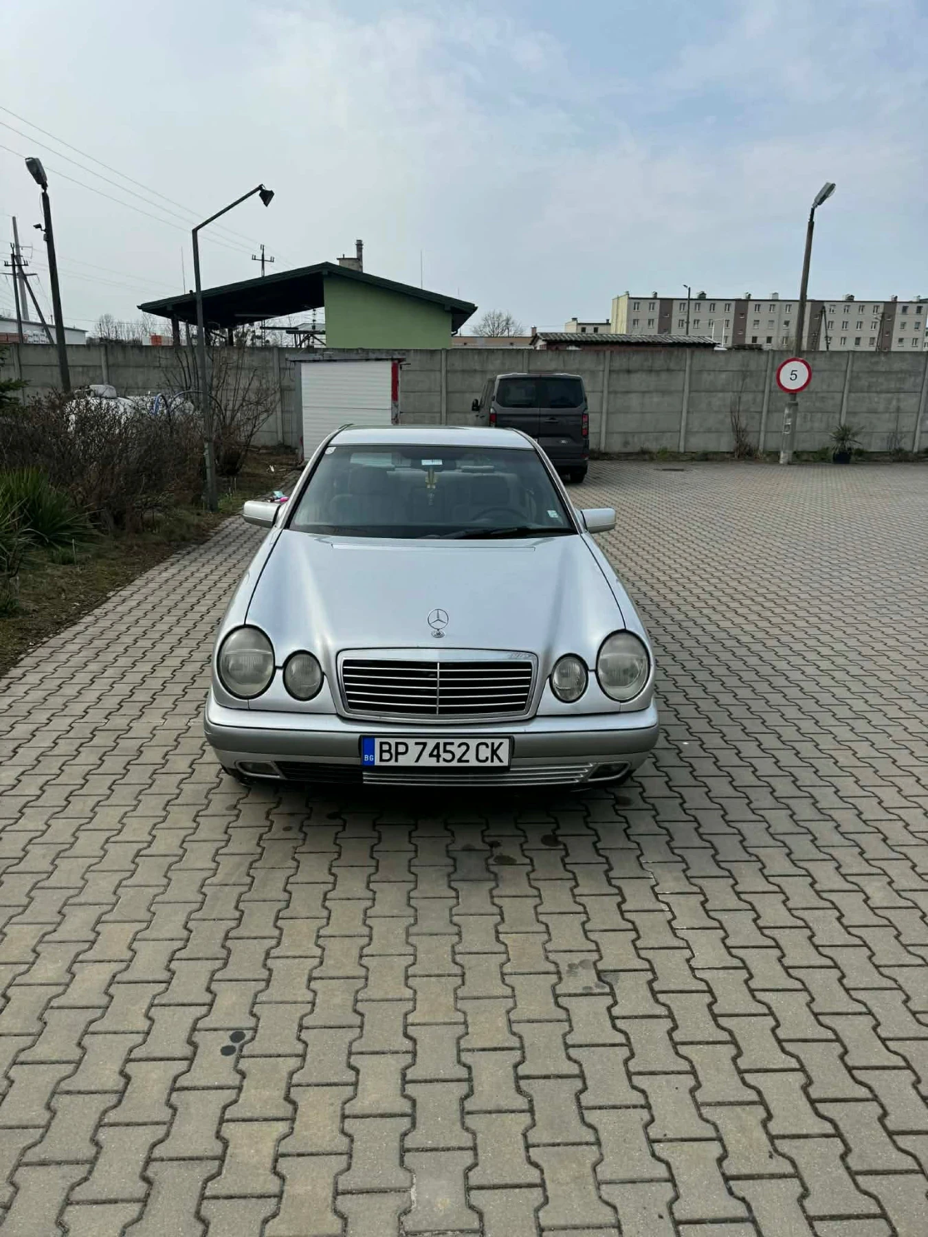 Mercedes-Benz E 220 E220, снимка 5 - Автомобили и джипове - 54155908