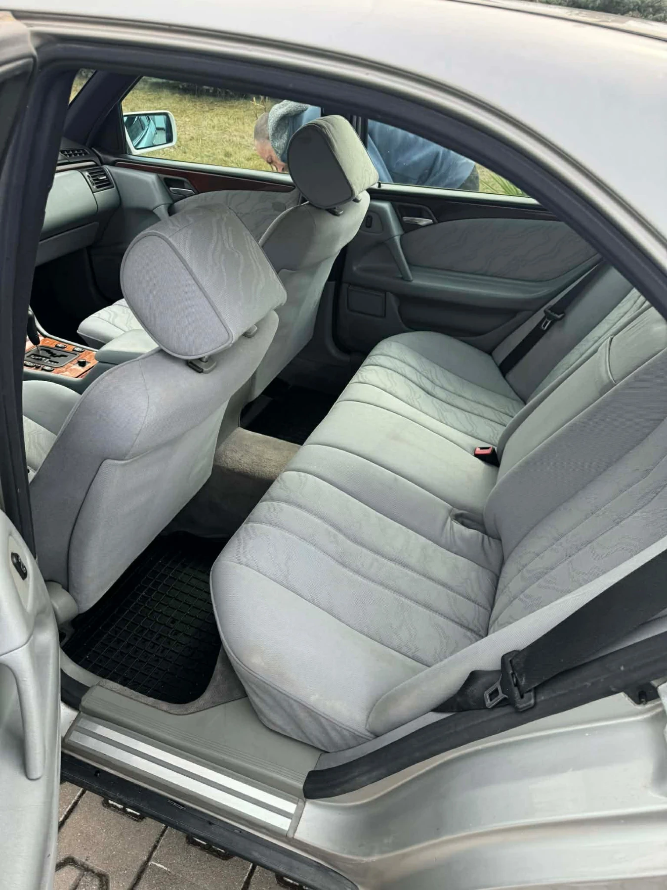 Mercedes-Benz E 220 E220, снимка 10 - Автомобили и джипове - 54155908