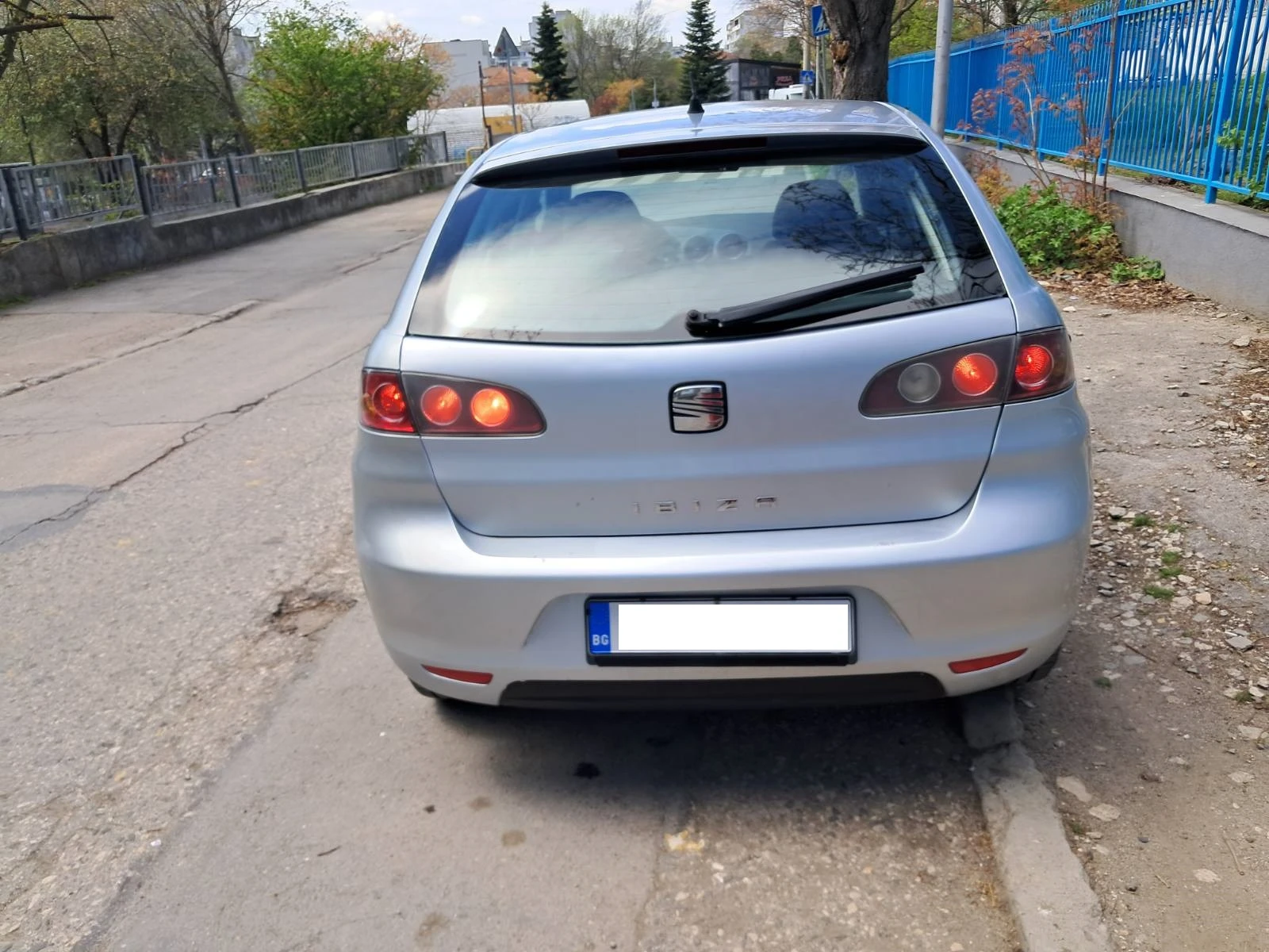 Seat Ibiza Sedan, снимка 2 - Автомобили и джипове - 54318518