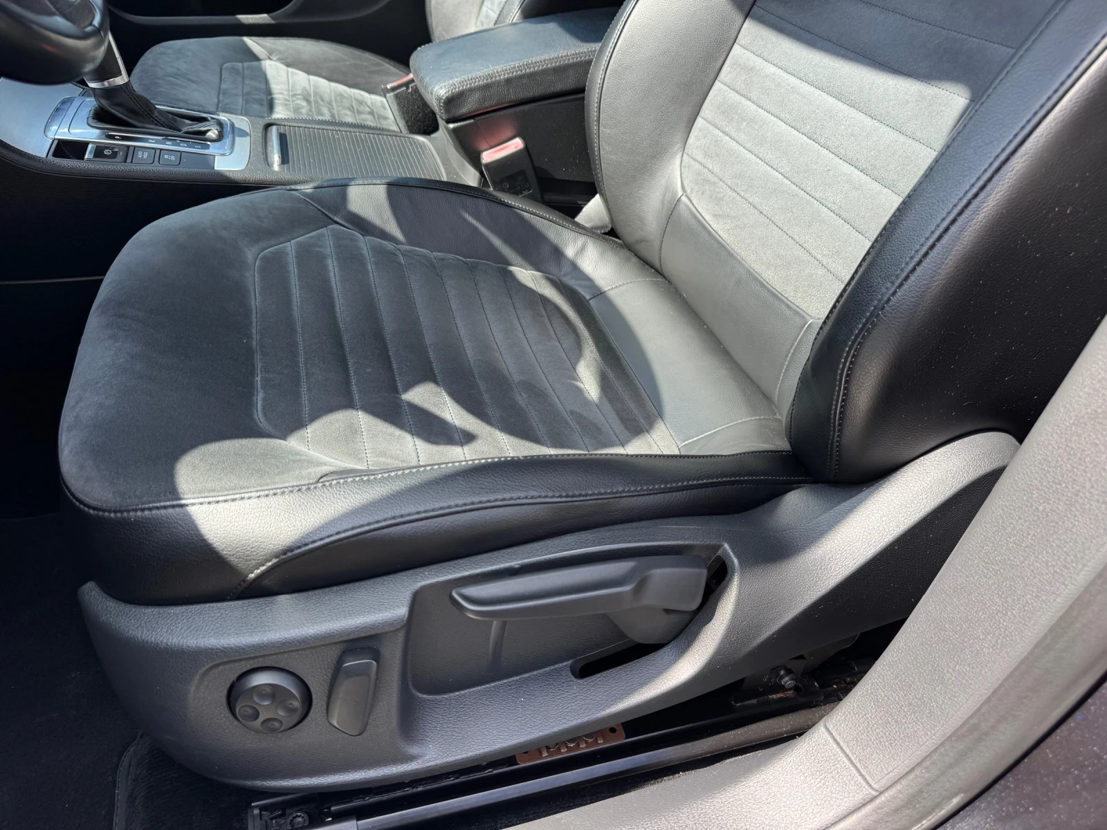 VW Passat 2.0TDI* DSG* Highline, снимка 11 - Автомобили и джипове - 54371753