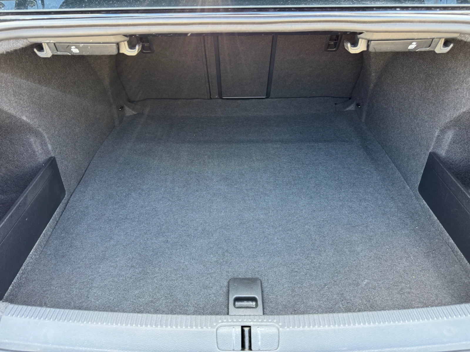 VW Passat 2.0TDI* DSG* Highline, снимка 13 - Автомобили и джипове - 54371753