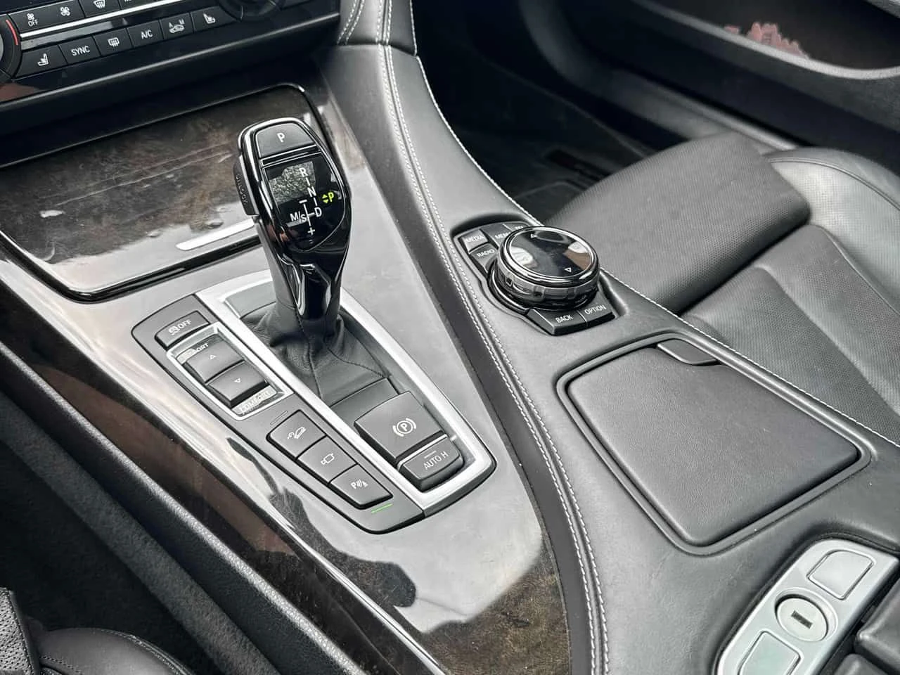 BMW 650 * 4dr Sdn xDrive AWD Gran Coupe * CARFAX * ЦЕНА ДО, снимка 9 - Автомобили и джипове - 54628066