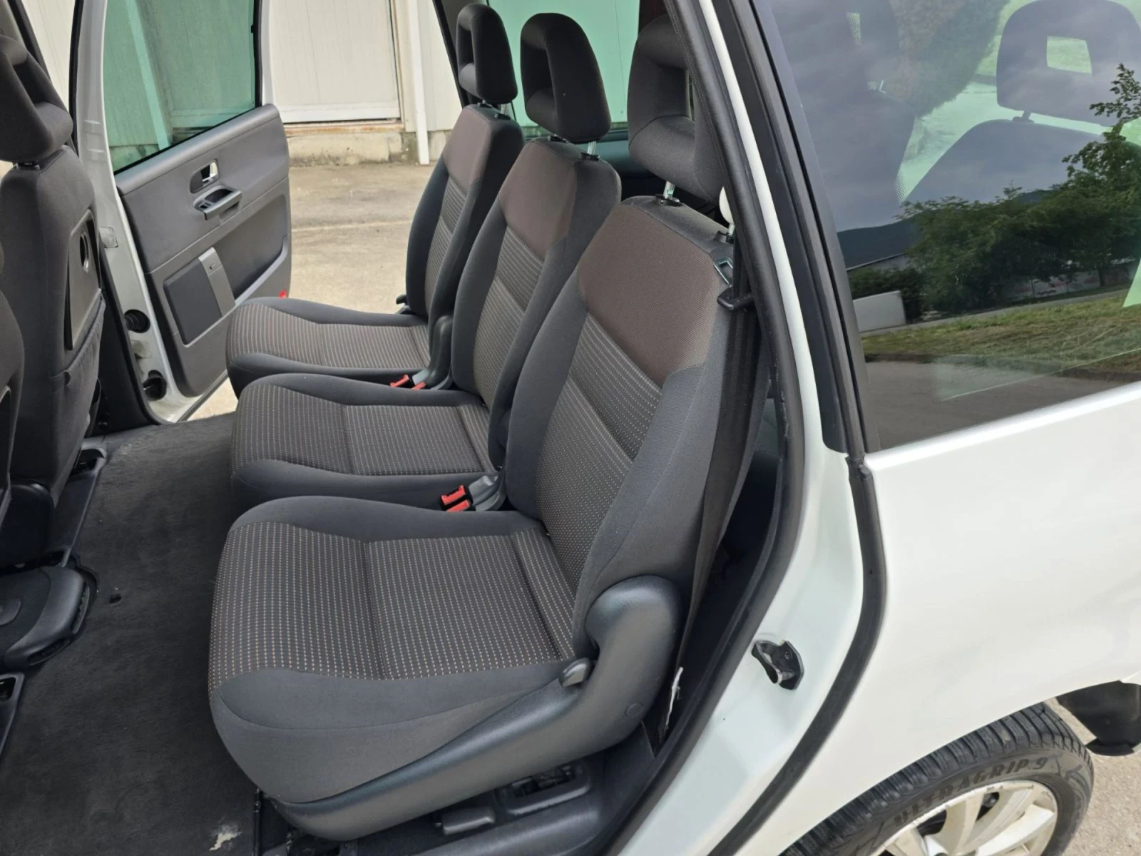 Seat Alhambra 1.9TDI 7МЕСТА , снимка 8 - Автомобили и джипове - 54925361