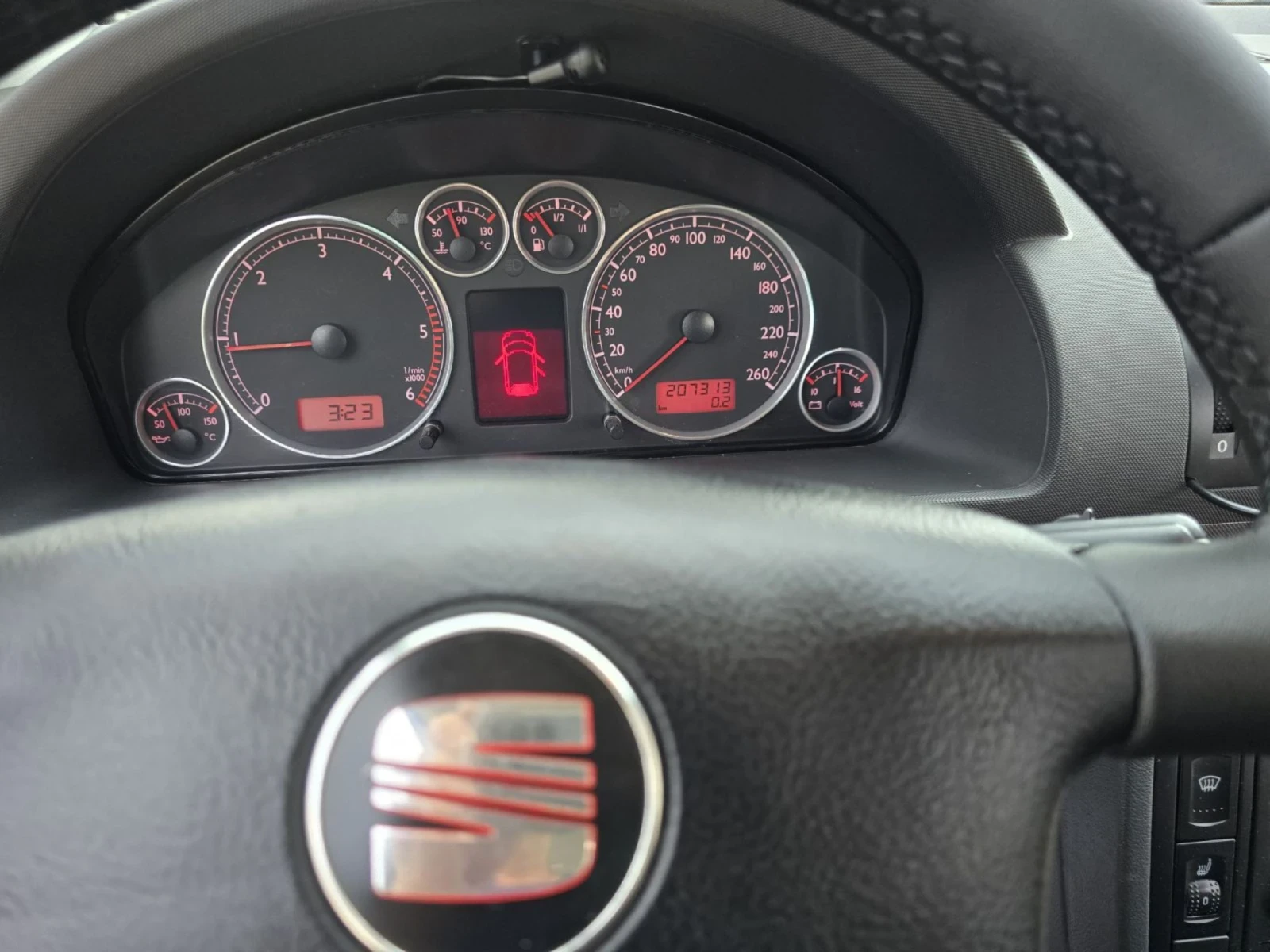 Seat Alhambra 1.9TDI 7МЕСТА , снимка 13 - Автомобили и джипове - 54925361