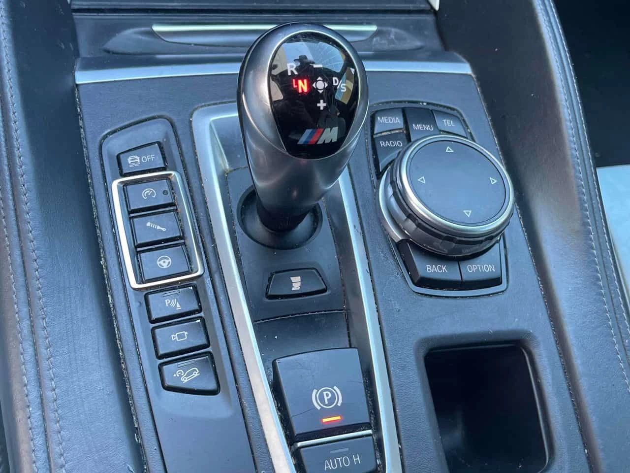 BMW X5M | HARMAN KARDON | HUD | 360 | ОБДУХВАНЕ | , снимка 9 - Автомобили и джипове - 55150090