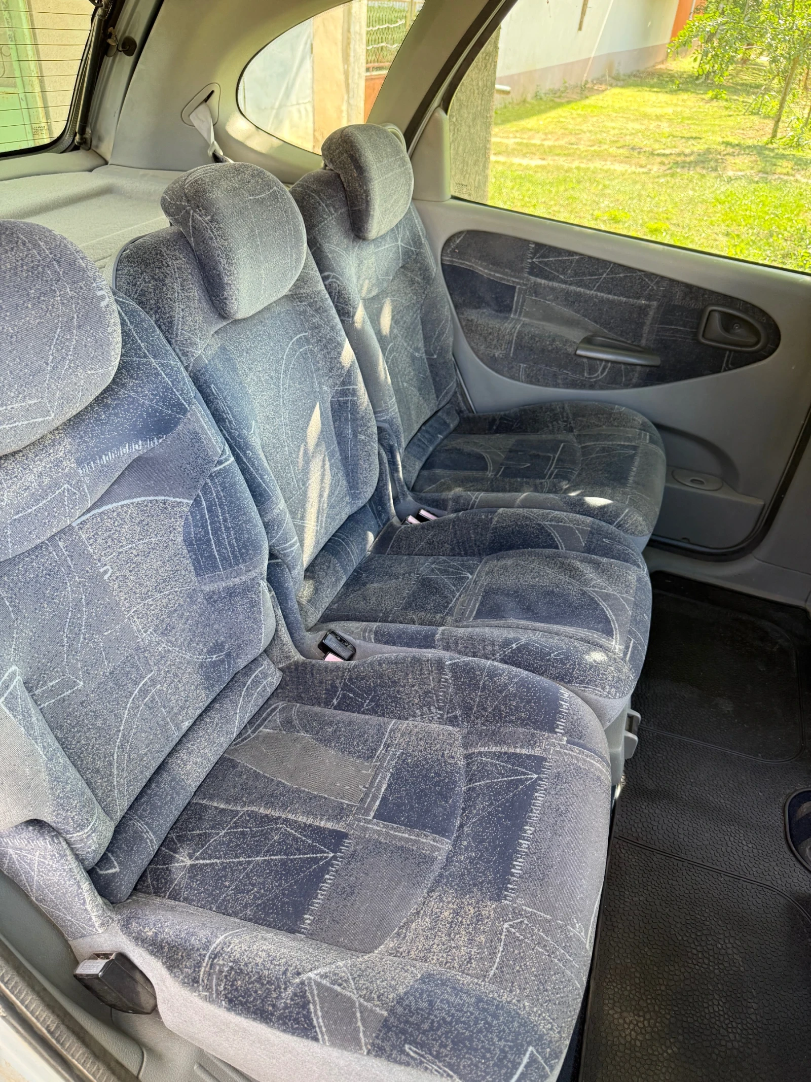Renault Scenic 1.9 dti, снимка 5 - Автомобили и джипове - 55268043