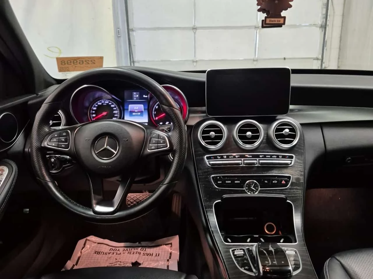 Mercedes-Benz C 300  360 / DISTRONIC / АВТОКРЕДИТ , снимка 11 - Автомобили и джипове - 55435138