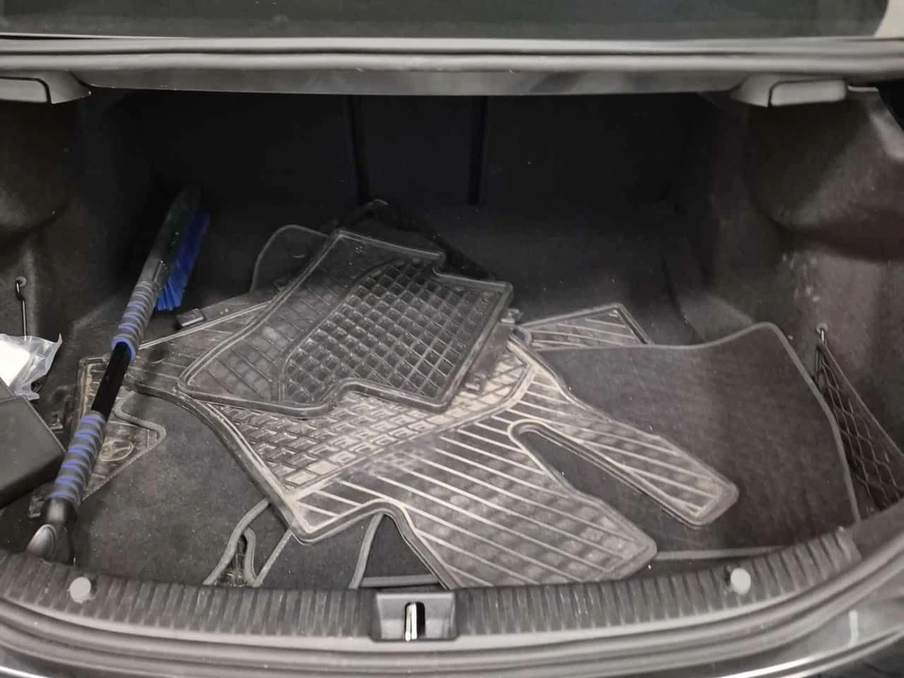 Mercedes-Benz C 300  360 / DISTRONIC / АВТОКРЕДИТ , снимка 15 - Автомобили и джипове - 55435138