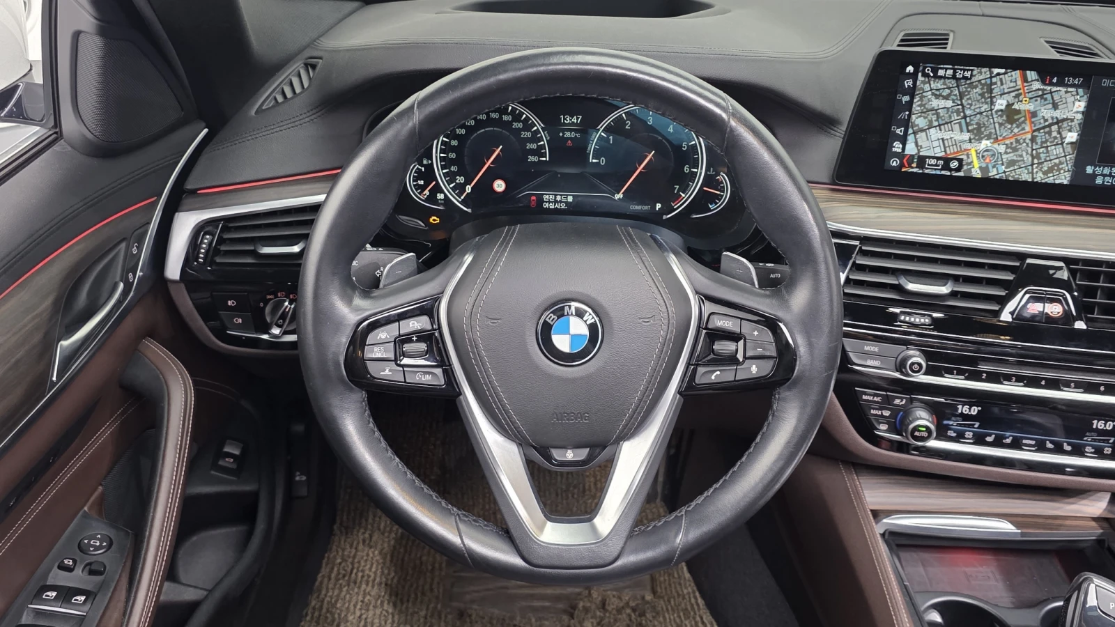 BMW 530 360* ЕЛ. БАГАЖНИК* HUD* BLIND SPOT* КРАЙНА ЦЕНА, снимка 13 - Автомобили и джипове - 55435480
