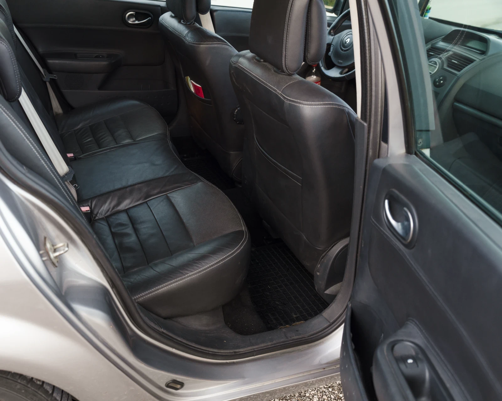 Renault Megane, снимка 8 - Автомобили и джипове - 56524449