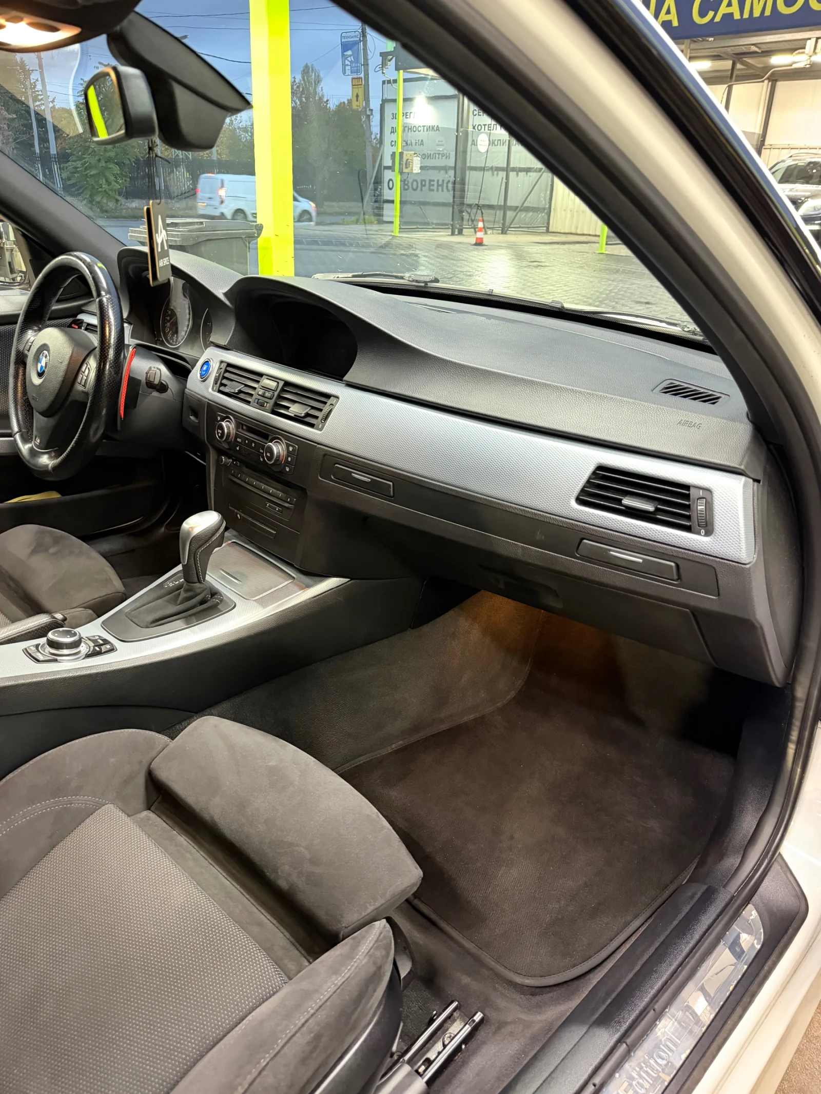 BMW 335 EDITION/EURO5, снимка 9 - Автомобили и джипове - 56711655